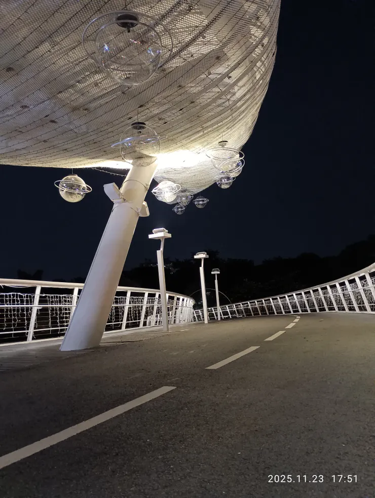 北風前新愁憑添