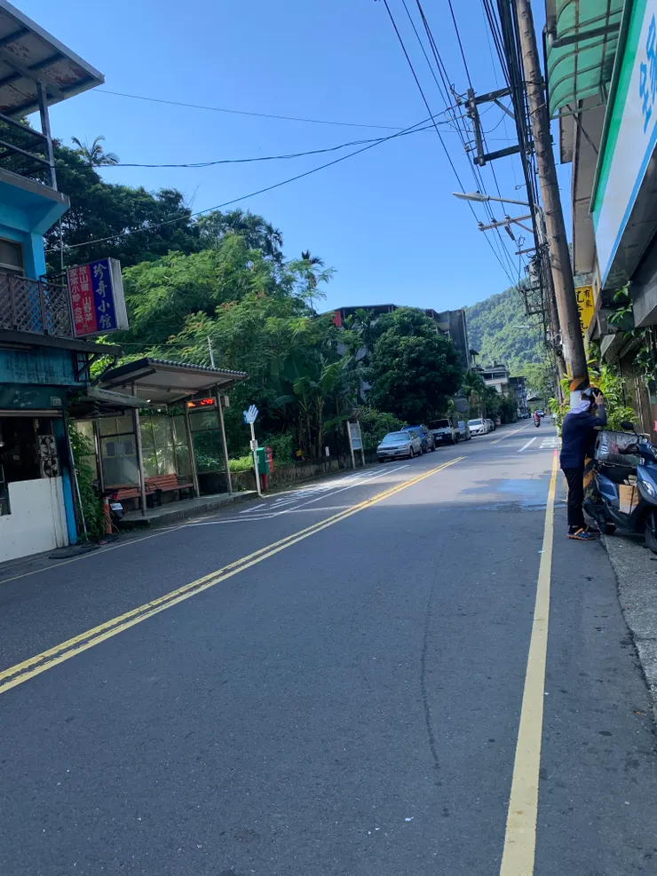 途中也會經過許多便利商店、小吃攤