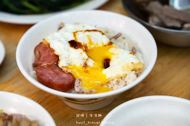 [永和樂華夜市美食]鐘點棧當歸鴨，隱身樂華夜市巷弄，在地飄香10年的溫補好滋味，內用免費續湯，捷運永安市場站美食推薦，附最新菜單