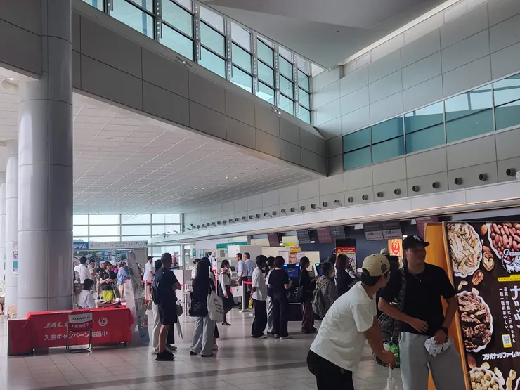 剛好今天有很多人來幫朋友送行(聽起來是去東京的)