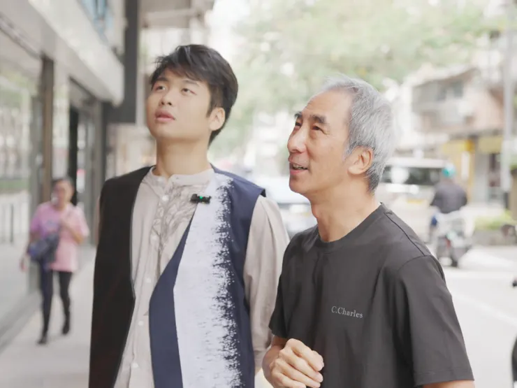 盛記梁先生(右)、澳門青年余卓杰(左)