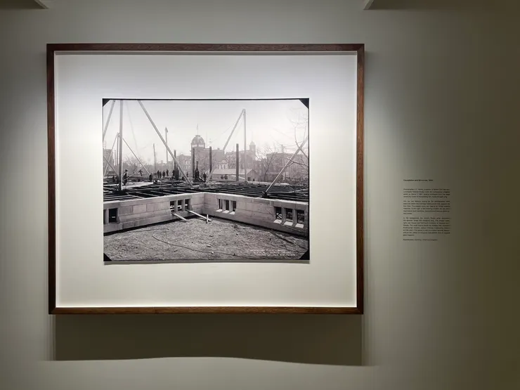 過去在立地基的圖書館建築