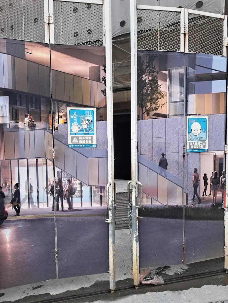 本棟大樓前方與右側新建大樓汽車進出通道在巳方