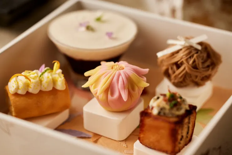 鹹甜交織的重箱內容,展現層次結構與細膩美學。