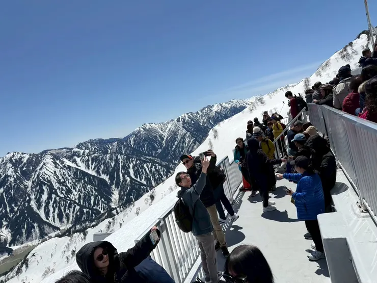 到大觀峰可以趕快上去觀景台，超美