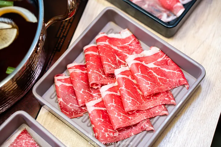 [礁溪火鍋吃到飽]樂樂壽喜燒日式鍋物放題，火鍋吃到飽538元起，無限量供應現切原肉、蔬菜車、冰淇淋，礁溪火車站附近美食餐廳，附最新吃到飽價位