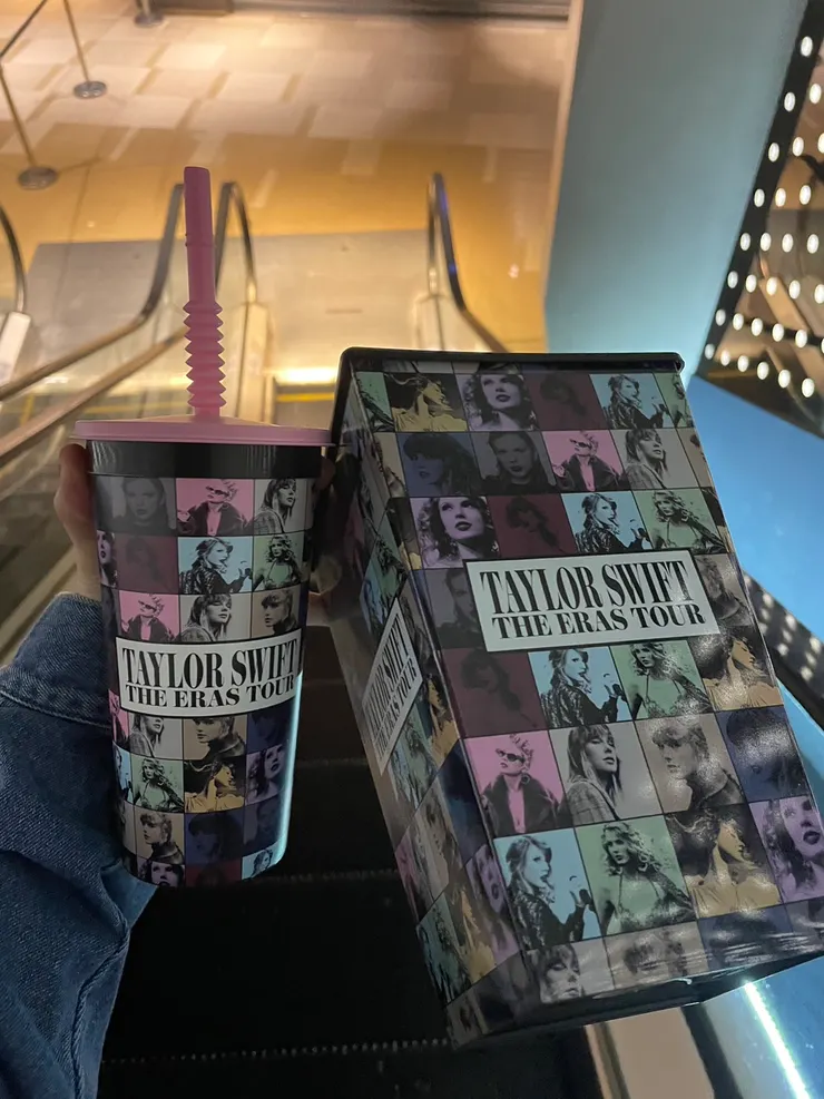 我也是擁有爆米花桶的人啦~~杯子質感好糟