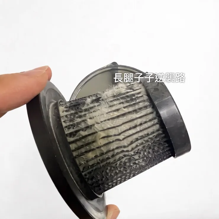 真的很能吸，吸出塵瞞+皮屑+灰塵😱