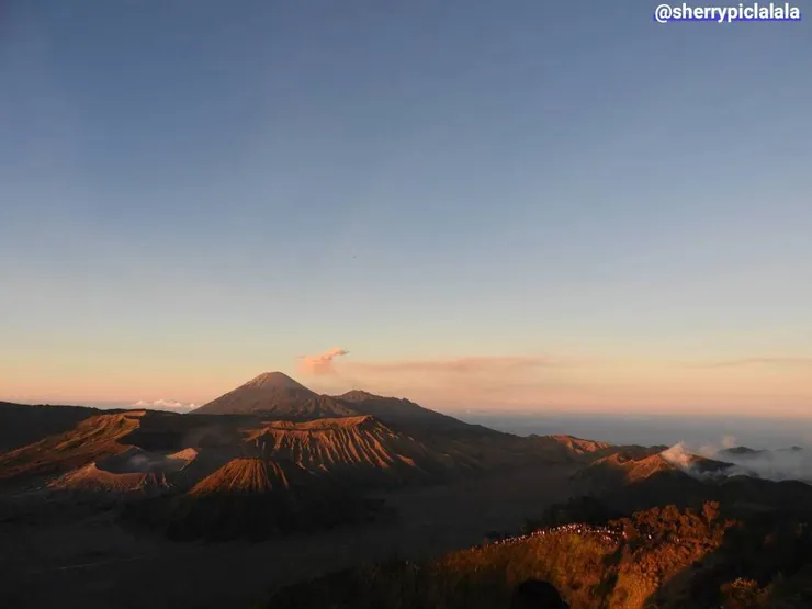 布羅莫火山群(遠景)