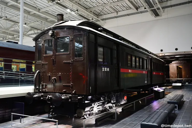 陳列在角落的蒸氣客車已在2019年指定為日本的重要文化財