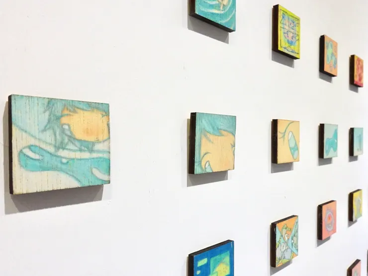 第二排為連環漫畫,似乎是藍髮少女與創作暫別的故事。