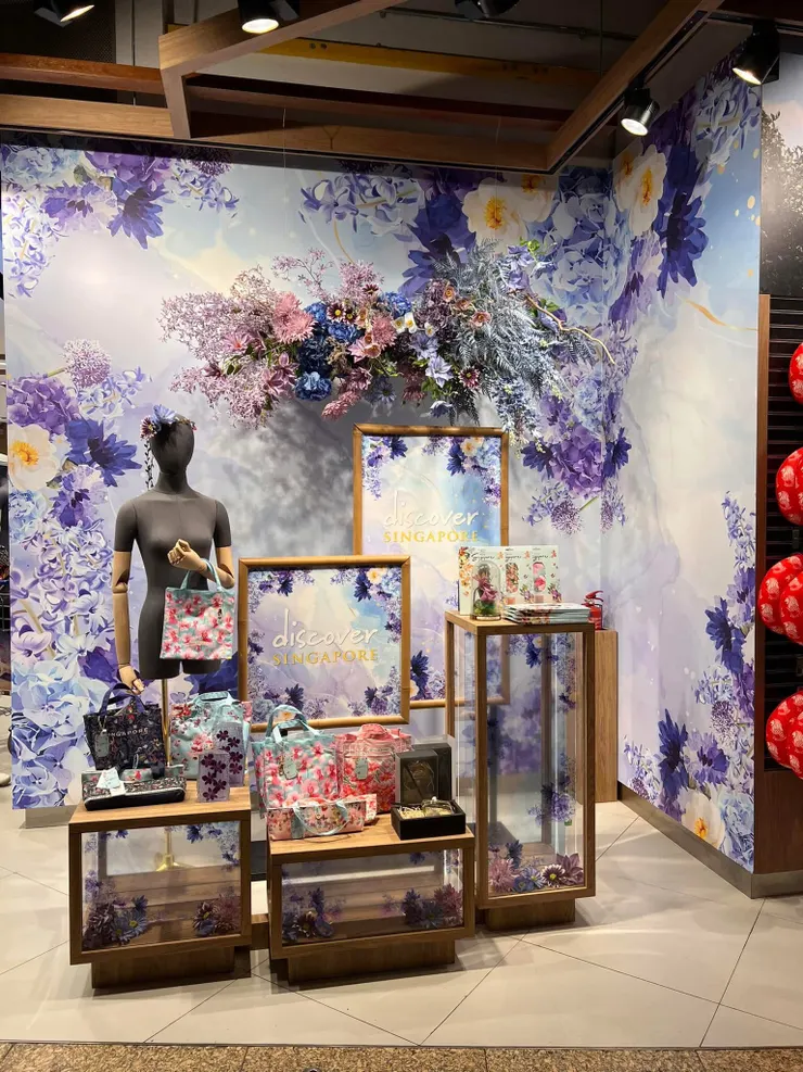 我很喜歡看櫥窗設計，像看著藝術品