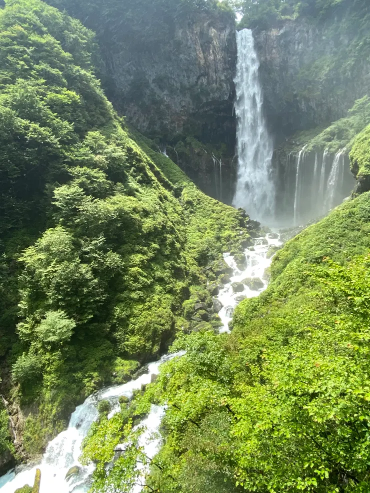 盡力拍出瀑布壯麗的模樣