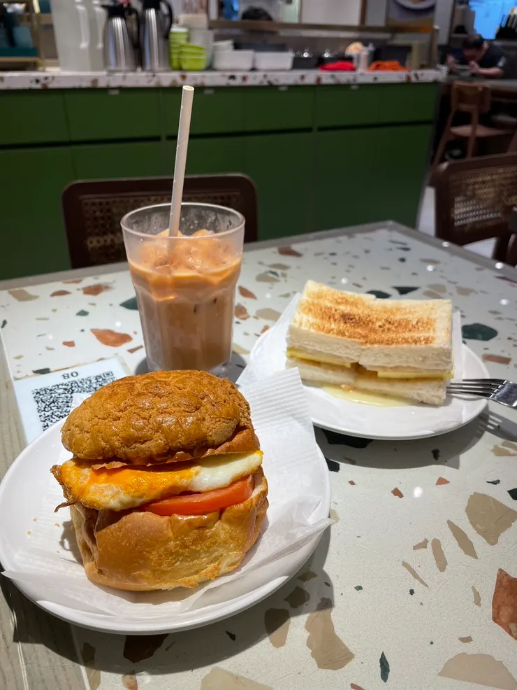 華嫂冰室|波羅包必吃!!