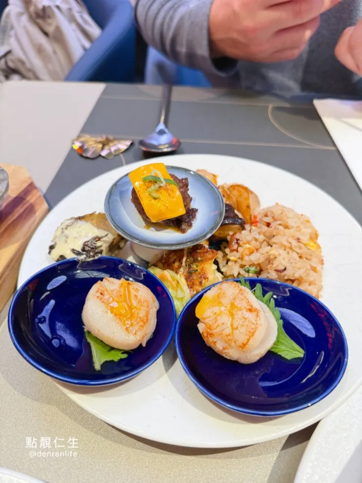 圖中後面那盤有起士的就是 和牛起士漢堡排