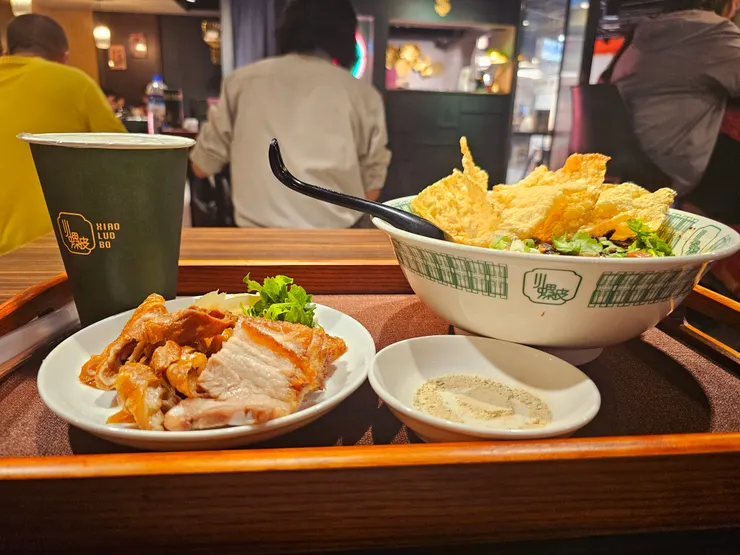 ●招牌+B套餐(招牌螺鰤粉+脆脆皮+香香肥腸+港式鹹檸七)