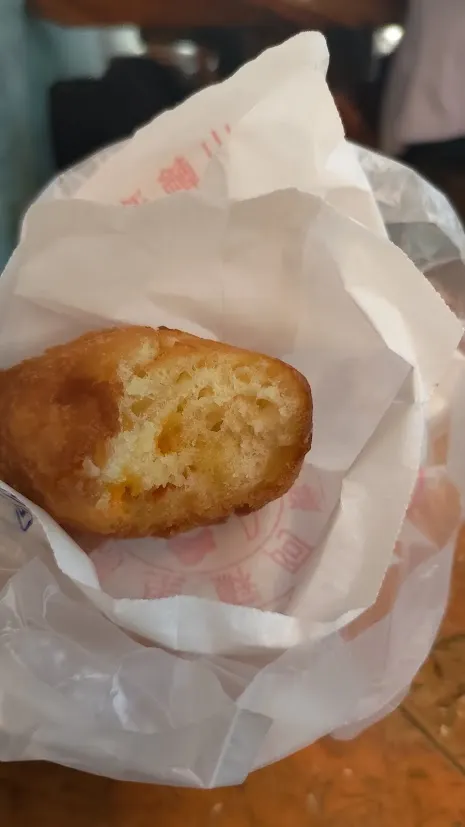 買了兩個，原味20、起司25，便宜可吃