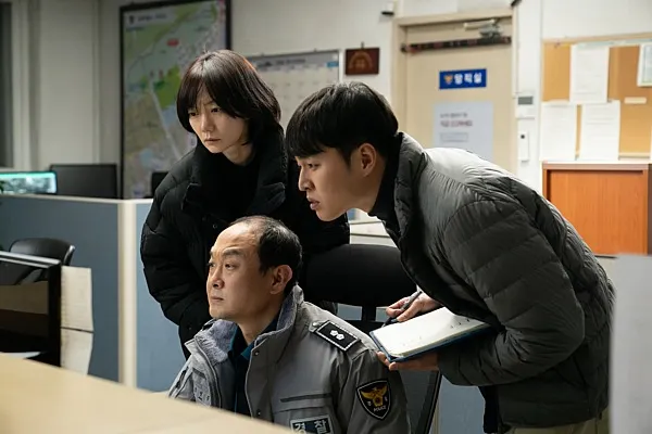 陰影下的她 劇照