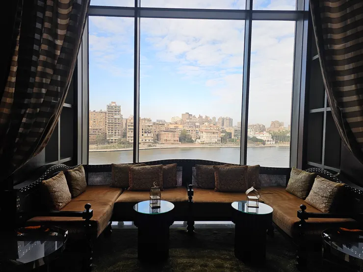 大廳酒吧可以直接欣賞尼羅河