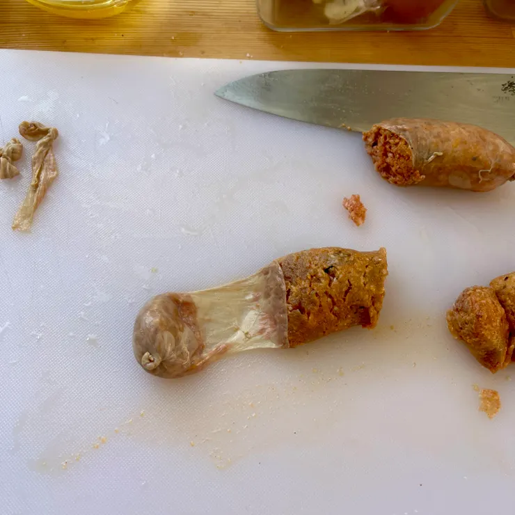 想說有別的國會把腸肉拿出來做別的料理，就把剩下兩條沒烤的拿來試看看