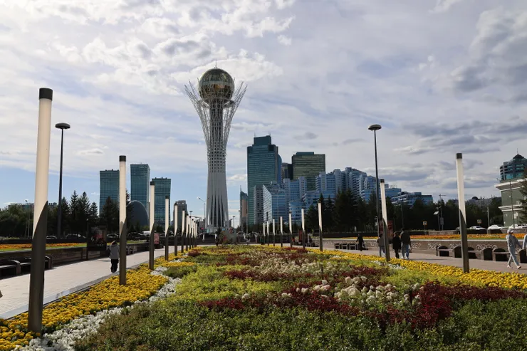 巴伊傑列克觀景塔(Bayterek)