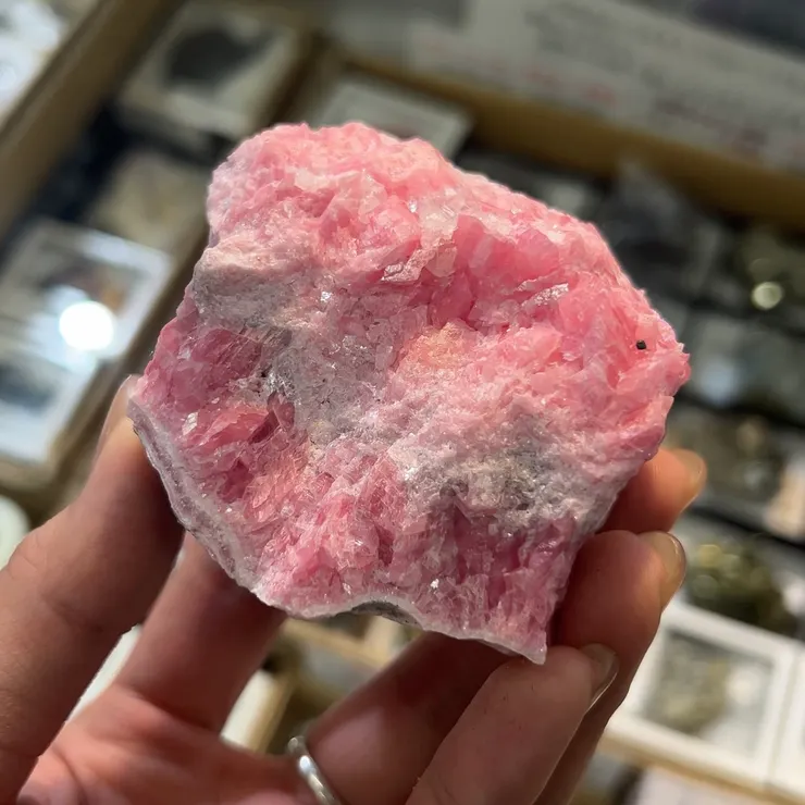 日本北海道稻倉石礦山的菱錳礦