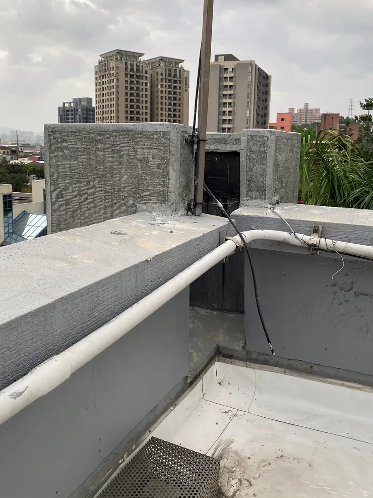 從屋頂看弧形轉角的收尾