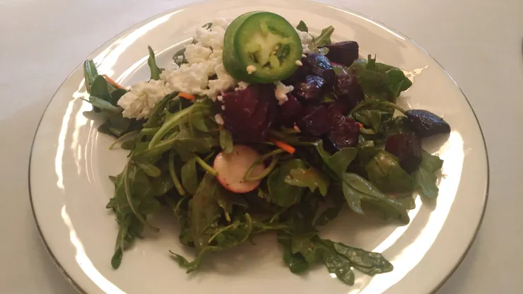 省議會大廈餐廳的Beet & Arugula Salad