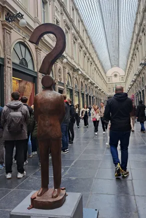 Mr.問號 "跟人群走準沒錯"