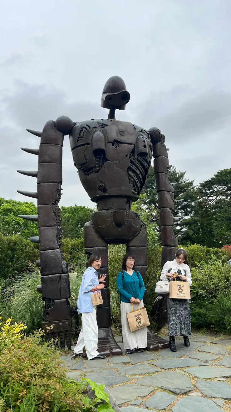 看到天空之城裡的機器人兵。