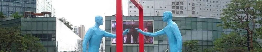 沒什麼人味的訪談室