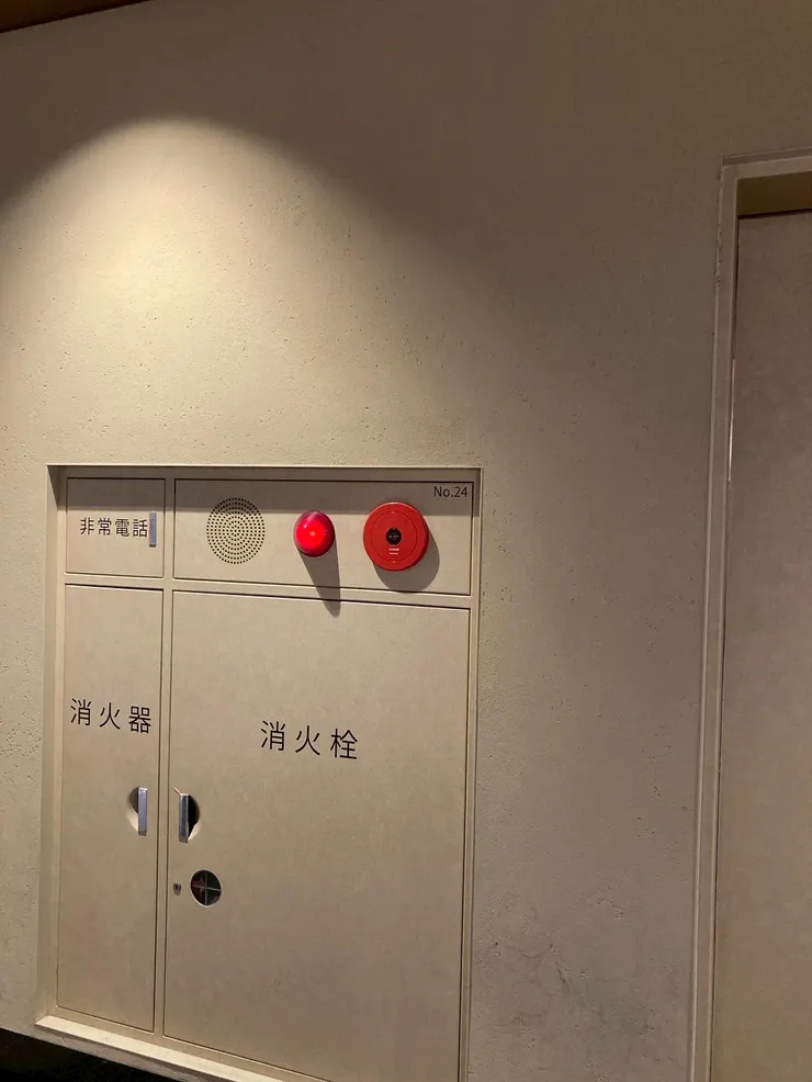 京都地下街一隅，牆面都是用泥土塗料喔！