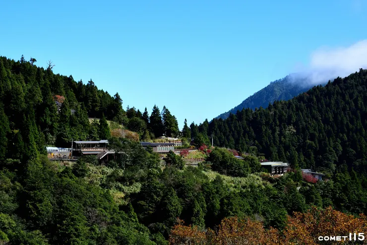 旅程途中可以遠望剛剛上車的太平山車站