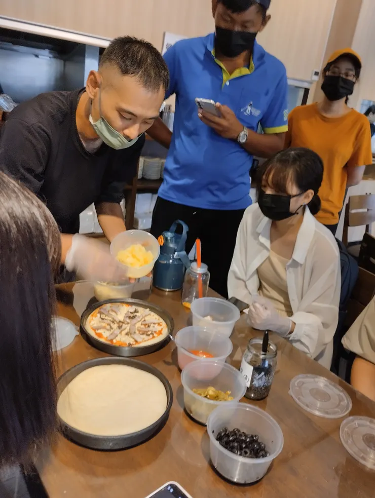 製作獨特的DIY客家梅干鹹豬肉PIZZA