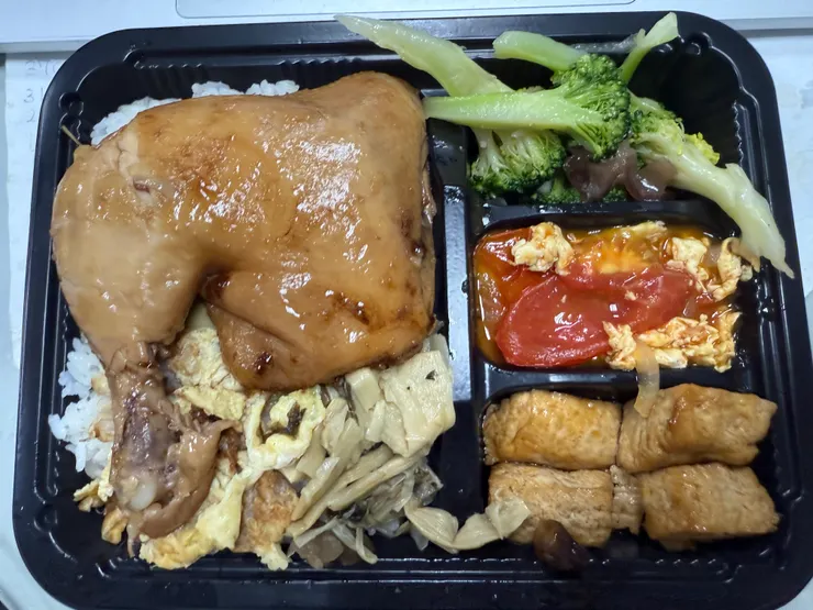 2025/10/21 雞腿便當