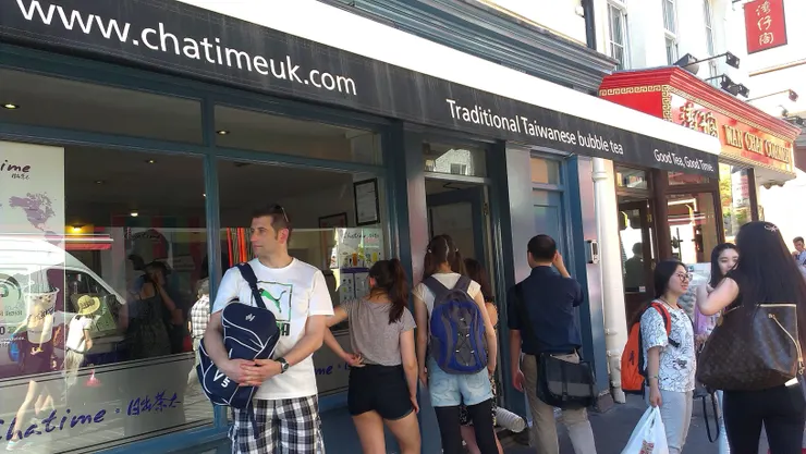 那時候珍珠奶茶店在倫敦還是算稀有呢