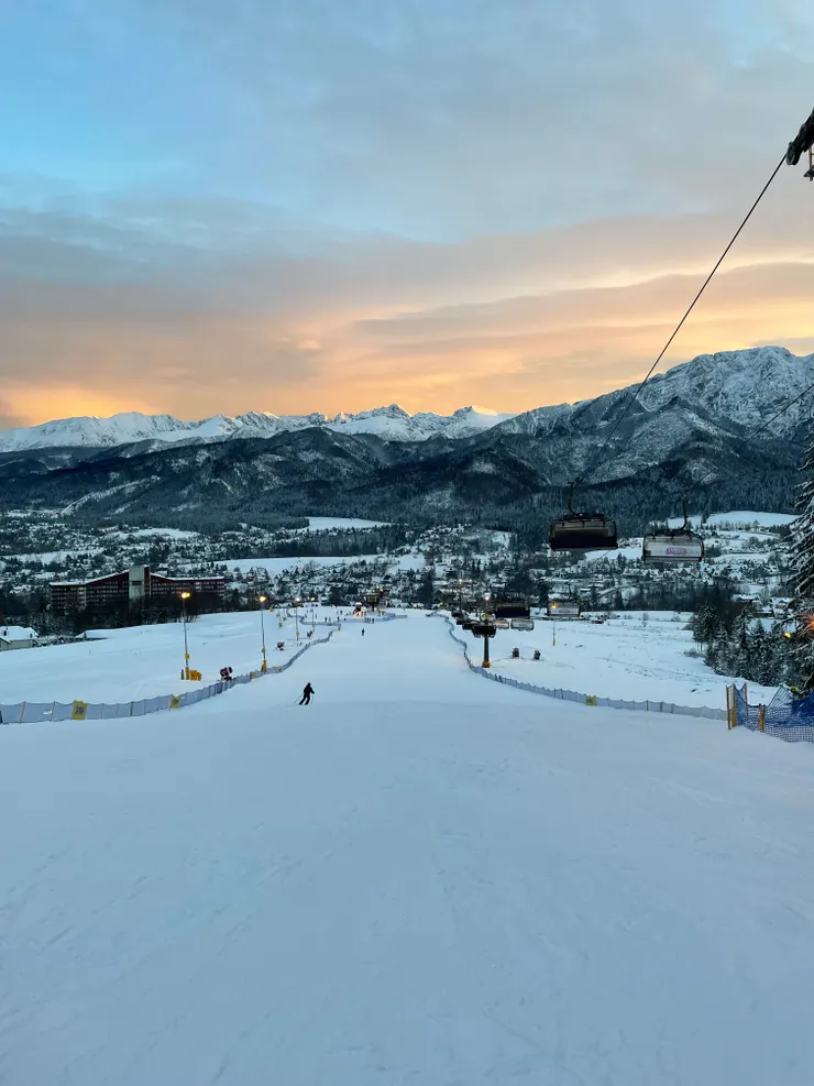 超級愜意的雪場,很容易就能拍到空無一人的景,可見人真的少!