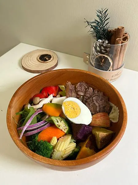 紅燒牛腱烤蔬菜溫沙拉＿我特別喜歡加辣的口味