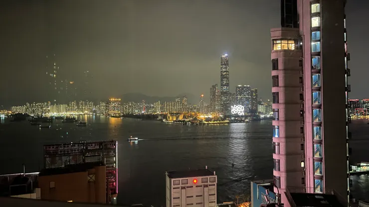 房裡的夜景↑